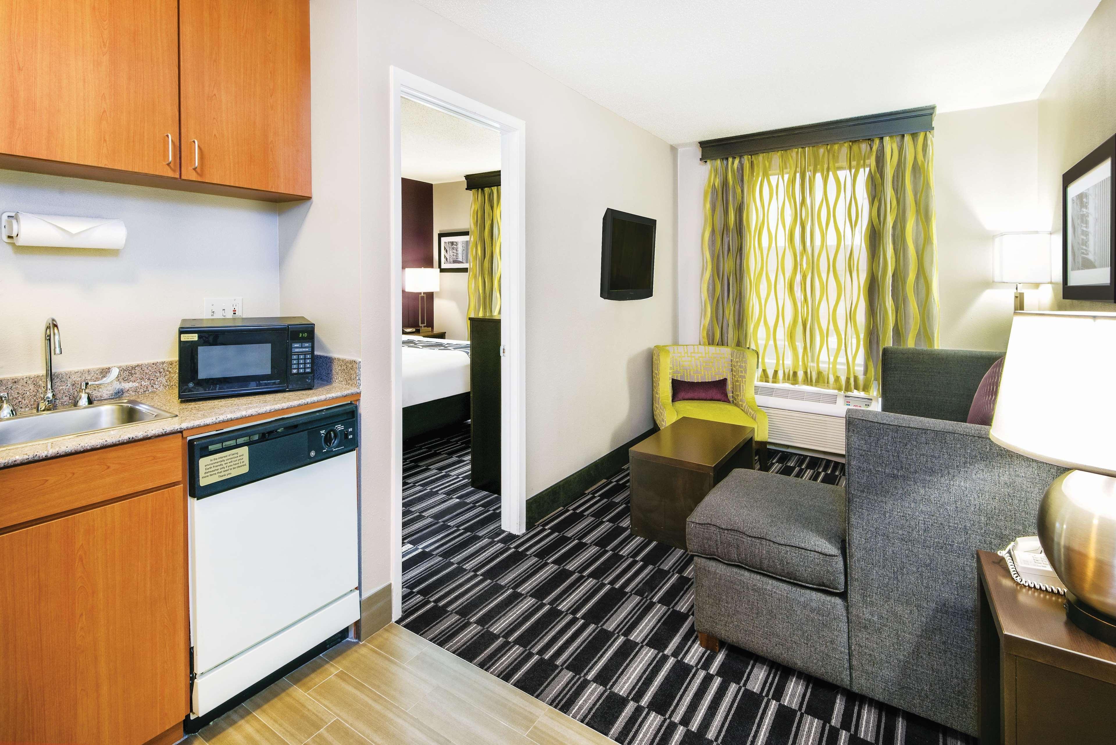 La Quinta Inn & Suites By Wyndham The Woodlands Spring Eksteriør billede