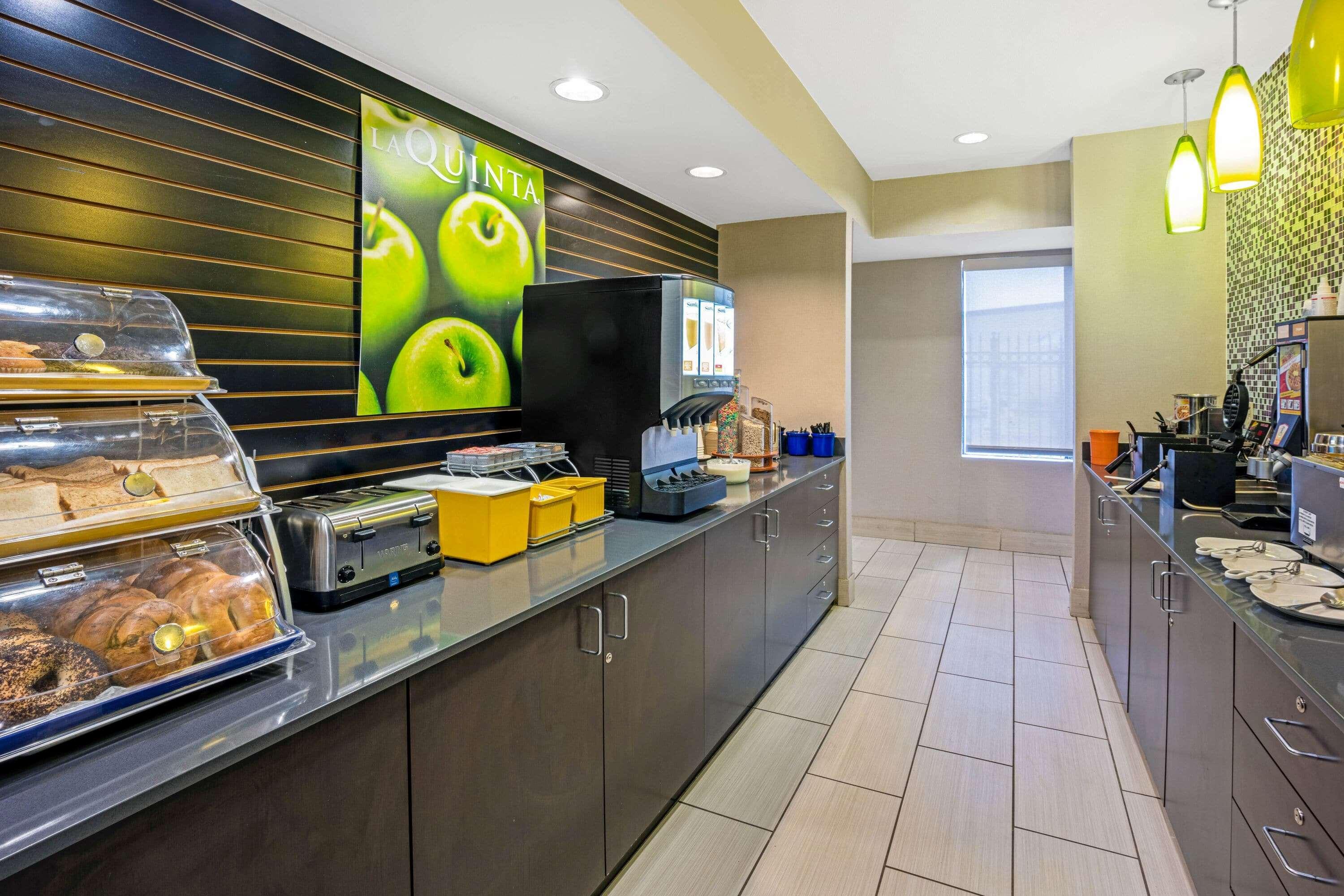 La Quinta Inn & Suites By Wyndham The Woodlands Spring Eksteriør billede