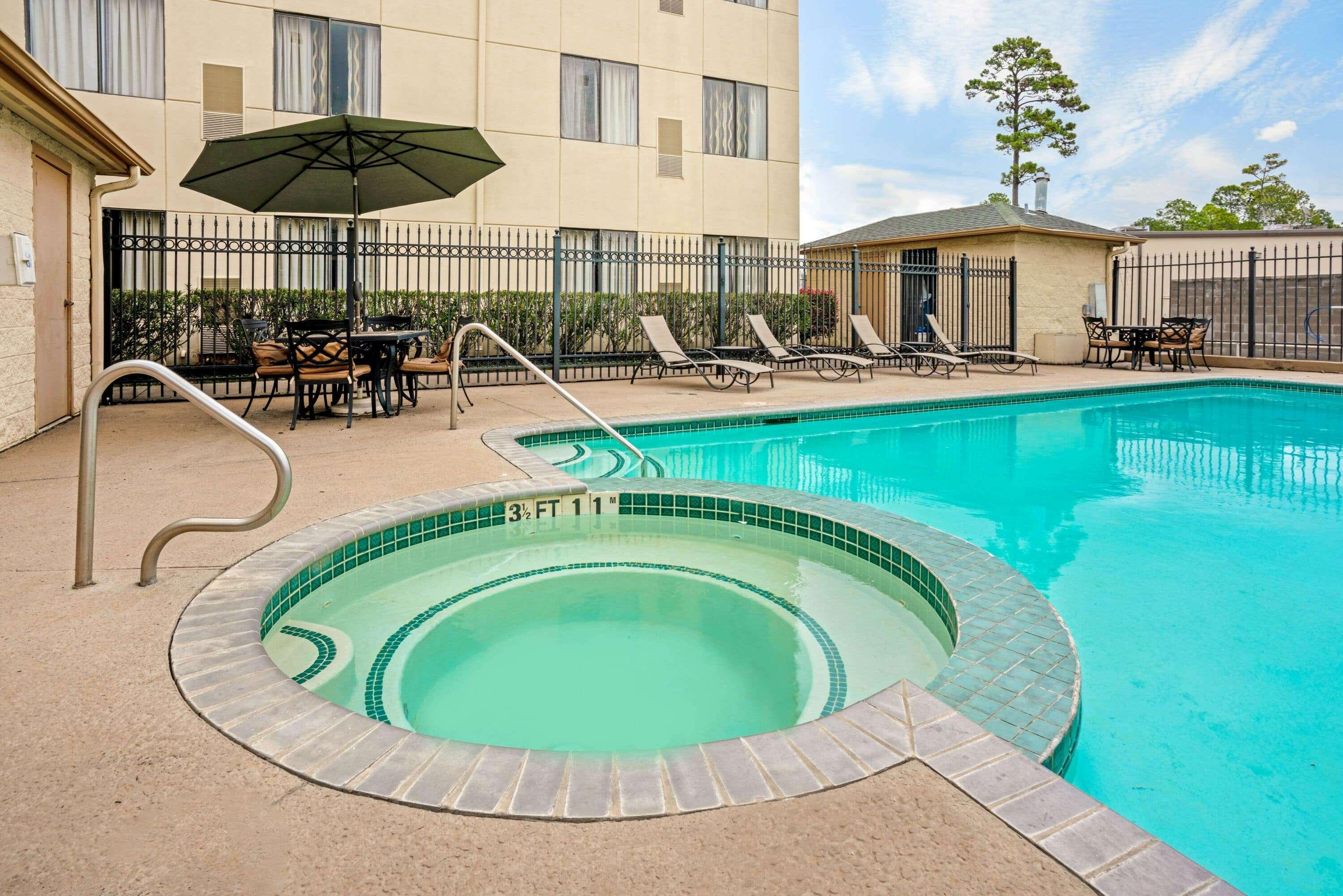 La Quinta Inn & Suites By Wyndham The Woodlands Spring Eksteriør billede